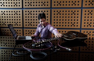 helvacioglu - altered realities foto 1